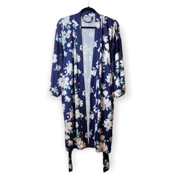 La Vie En Rose Intimates & Sleepwear La Vie En Rose Floral Blue Robe Poshmark